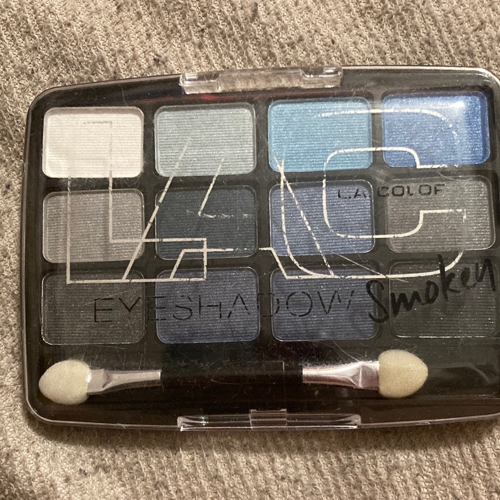 Lac colors smokey eyeshadow pallet
